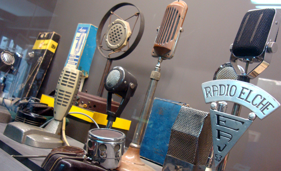 vintage radio microphones, vintage broadcast equipment, Radio Elche